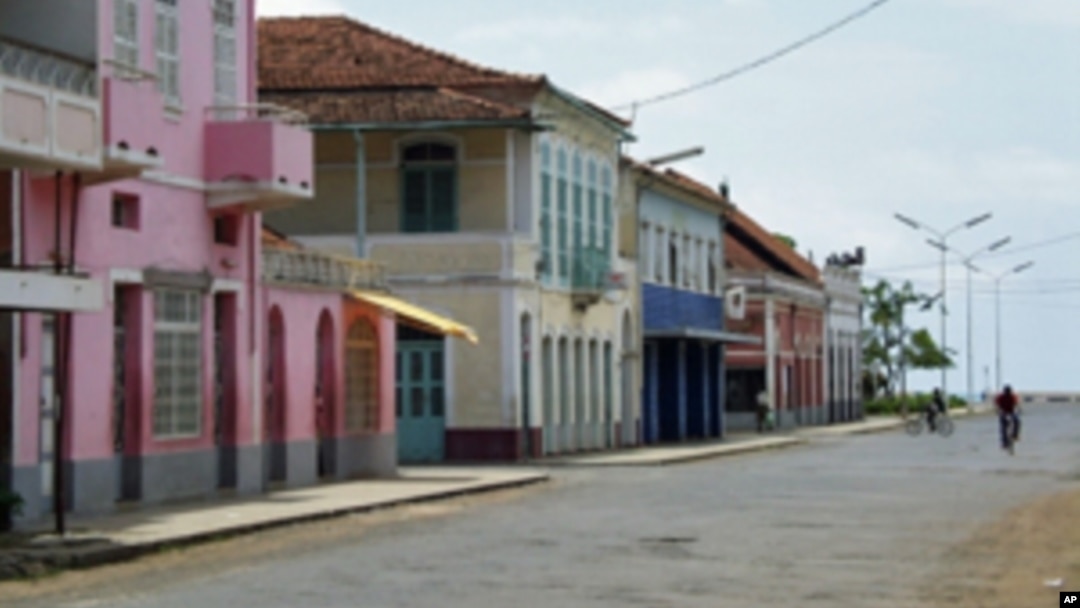 Rua de Moçambique na cidade de São Tomé