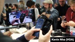 Peluncuran ponsel pintar Samsung Galaxy S9 Smartphone di Barcelona, Spanyol, 25 Februari 2018.