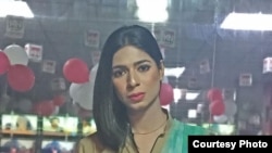 Marvia Malik, peyiar berita televisi transgender pertama Pakistan. (Photo Courtesy: Kohenoor News)