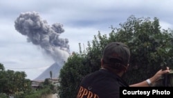 Erupsi gunung api Sinabung di Kabupaten Karo, Sumatera Utara. (Sumber foto: BPBD Karo)