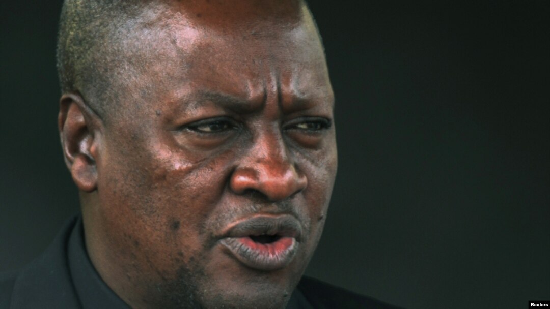 Ghana's President John Dramani Mahama is pictured during his visit at the presidential palace in Abidjan, September 5, 2012. 