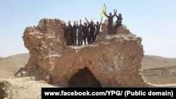 Şervanên YPG li ser Çîyayê Kizwan in
