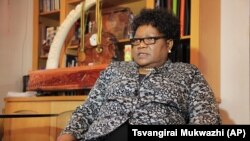 Umkhokheli webandla elitsha ele Zimbabwe People First, uNkosikazi Joice Mujuru