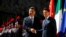 中国国家主席习近平2019年3月23日访问罗马与意大利总理孔特握手。