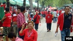 Para demonstran kaos merah masih meneruskan unjuk rasa di Bangkok, 18 Mar 2010.