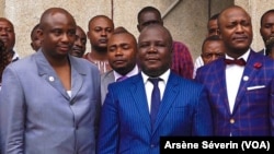 Digne Elvis Tsalissan Okombi, son parti UMP, n'a pas été retenu, le 27 octobre 2020. (VOA/Arsène Séverin)