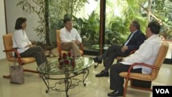 Juan Manuel Santos dialogó con Raúl Castro en La Habana en compañía de los cancilleres María Ángela Holguín (Colombia) y Bruno Rodríguez (Cuba).