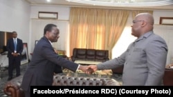 Premier ministre Ilunga Ilunkamba (G) na bokutani na président Félix Tshisekedi (D) na Cité ya Union africaine, Kinshasa, 19 août 2019. (Facebook/Présidence RDC)