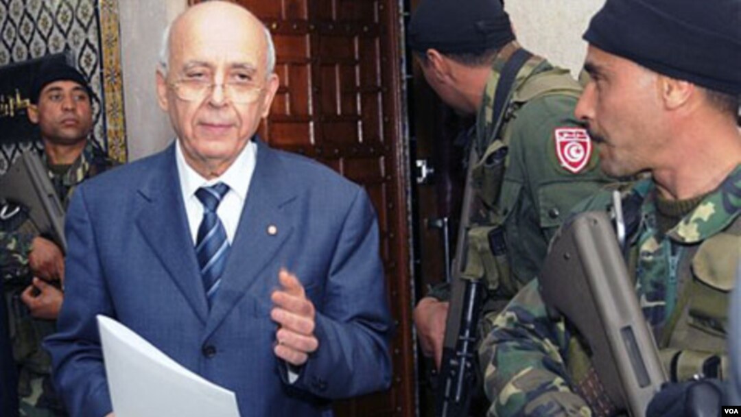 PM Mohamed Ghannouchi, bekas anggota rejim Presiden Zine El Abidine Ben Ali, akan tetap berada dalam Kabinet.