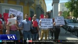 Tiranë: Studentë dhe gjimnazistë protestojnë për Kartën Rinore