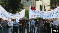 Entre otros sectores, ahora fueron los transportistas que también protestaron, en un inicio de semana marcado por manifestaciones en Caracas.