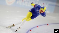 Sweden&#39;s Nils van der Poel competes during men&#39;s 5,000-meter race at the World Championships Speedskating Single Distance at the Thialf ice arena in Heerenveen, northern Netherlands.