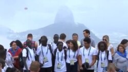 تیم پناهجویان با پرچم المپیک در بازی های ریو شرکت می کند