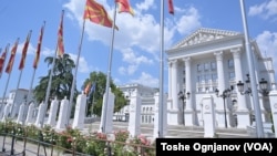 Во извештајот за човекови права во Северна Македонија за 2021 година се нагласува дека „владата презеде чекори за идентификување, истрага, кривично гонење и казнување на функционерите кои извршиле злоупотреба или учествувале во корупција