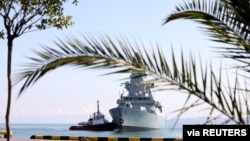 Britanski ratni brod upljovljava u luku Batumi u Crnom moru (Foto: Ministarstvo unutrašnjih poslova Gruzije)