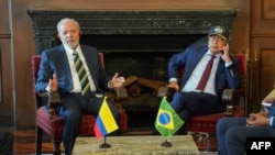 Los presidentes de Brasil y Colombia, durante una reunión oficial el miércoles 17 de abril de 2024.