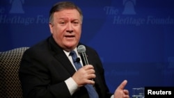 Menteri Luar Negeri AS Mike Pompeo berbicara di lembaga Heritage Foundation, Washington hari Senin (21/5). 