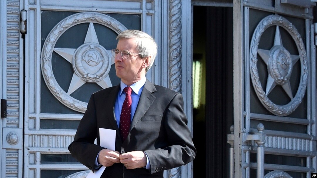 Ambasador Velike Britanije u Rusiji Lori Bristou izlazi iz zgrade Ministarstva spoljnih poslova u Moskvi