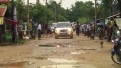 အန်ဂျလီနာ ဂျိုလီ လှိုင်သာယာ စက်မှုဇုံနဲ့ ကျူးကျော်ရပ်ကွက် လေ့လာ