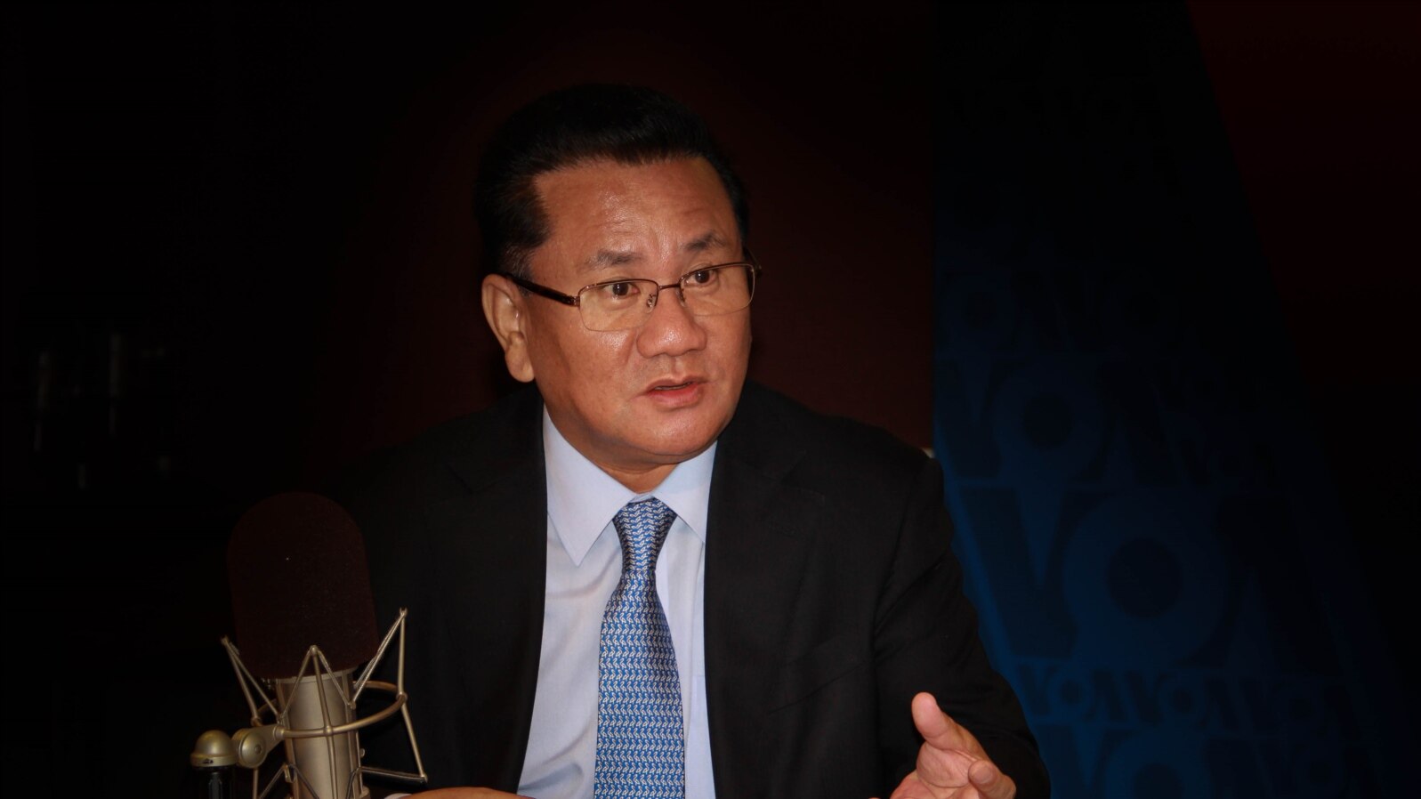 Former North Korean official Ri Jong Ho speaks to VOA's Korean Service.