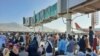아프간 카불국제공항, 피난민 쇄도…미군 통제 중