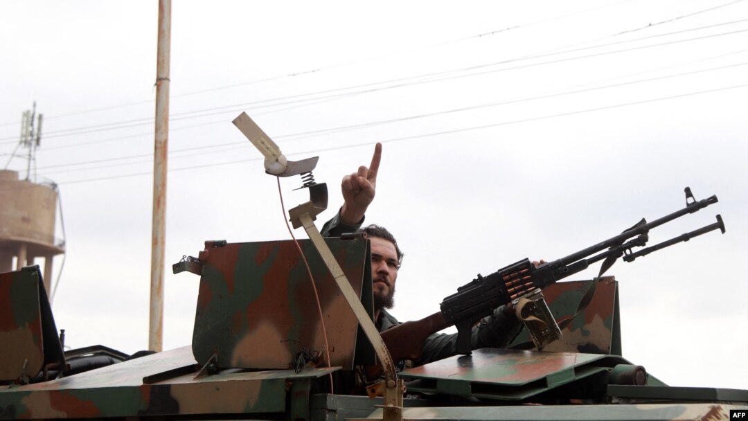 Askari ka tirsan Ciidamada Maamulka Cusub ee Syria, March 5, 2025.