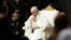 Le pape François célèbre la messe pour la communauté des fidèles du Myanmar résidant à Rome, au Vatican, le 16 mai 2021.