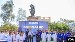 El alcalde aclaró que todas las actividades previstas a realizarse, en las diferentes plazas del centro de San Salvador, quedan suspendidas para evitar cualquier riesgo de contagio. Foto Enrique López.