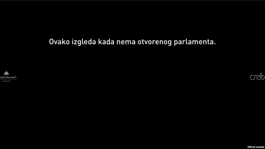 Naslovna strana sajta Otvoreni parlament zatamljena kao vid protesta zbog urušavanja institucije parlamenta.