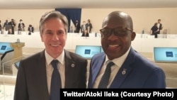 Christophe Lutundula (D), ministre ya mambi ya Bapaya ya RDC na mokokani wa ye ya Etats-Unis Secrétaire d'Etat Antony Blinken, na bokutani lisanga lya kobundisa DAESH, na Rome, Italie, 29 juin 2021. (Twitter/Atoki Ileka)