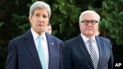 John Kerry, secrétaire d’état américain, et le ministre allemand des affaires étrangères Frank-Walter Steinmeier, à Berlin.