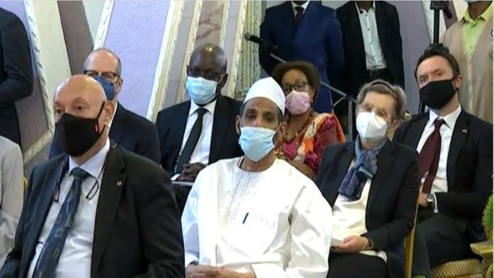 Minister Lejeune Mbella Mbella told summoned officials that Cameroon will not allow any part of the country to secede. (Moki Edwin Kindzeka/VOA)