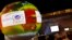 Globe dengan video animasi dalam KTT iklim di Le Bourget, luar kota Paris (1/12). (AP/Francois Mori)