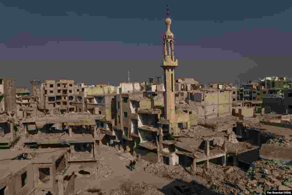 Yarmuk was relentlessly bombarded by Assad’s forces starting in 2011, when the Syrian civil war began. Most of its buildings are destroyed or severely damaged. 