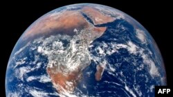 Science in a Minute: Earth's Brightness Has Dimmed Over Last 20 Years