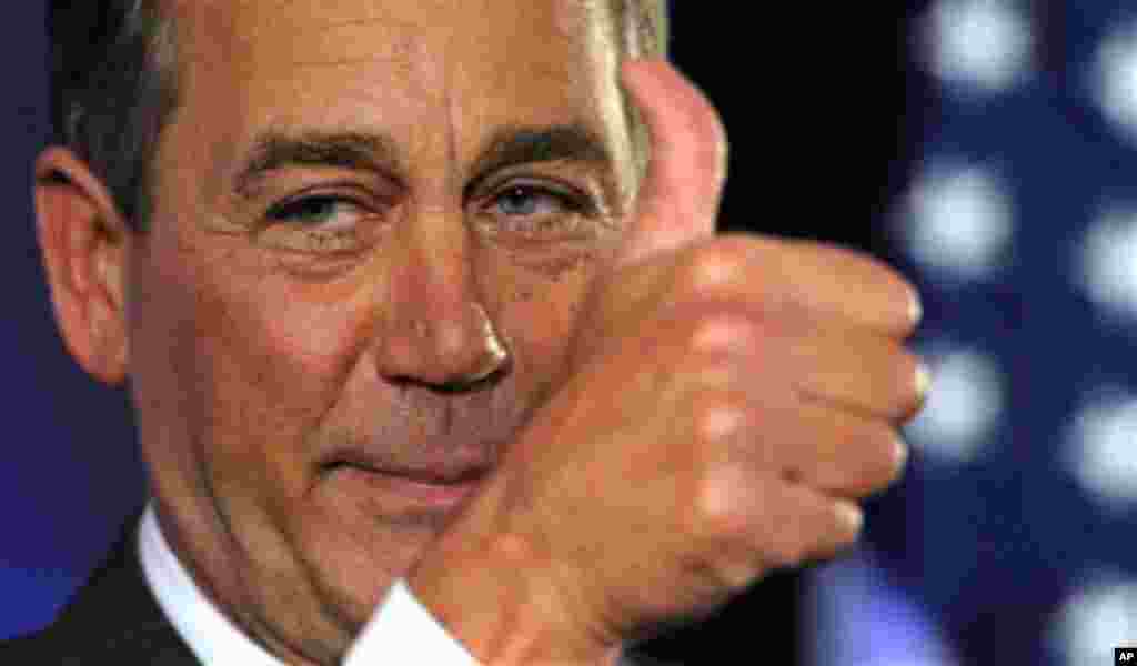 Hoggaamiyaha xisbiga Jamhuuriga ee Aqalka Wakiilada, John Boehner oo u dabaaldagaya guusha xisbigu ka gaaray doorashada, Nov. 2, 2010.