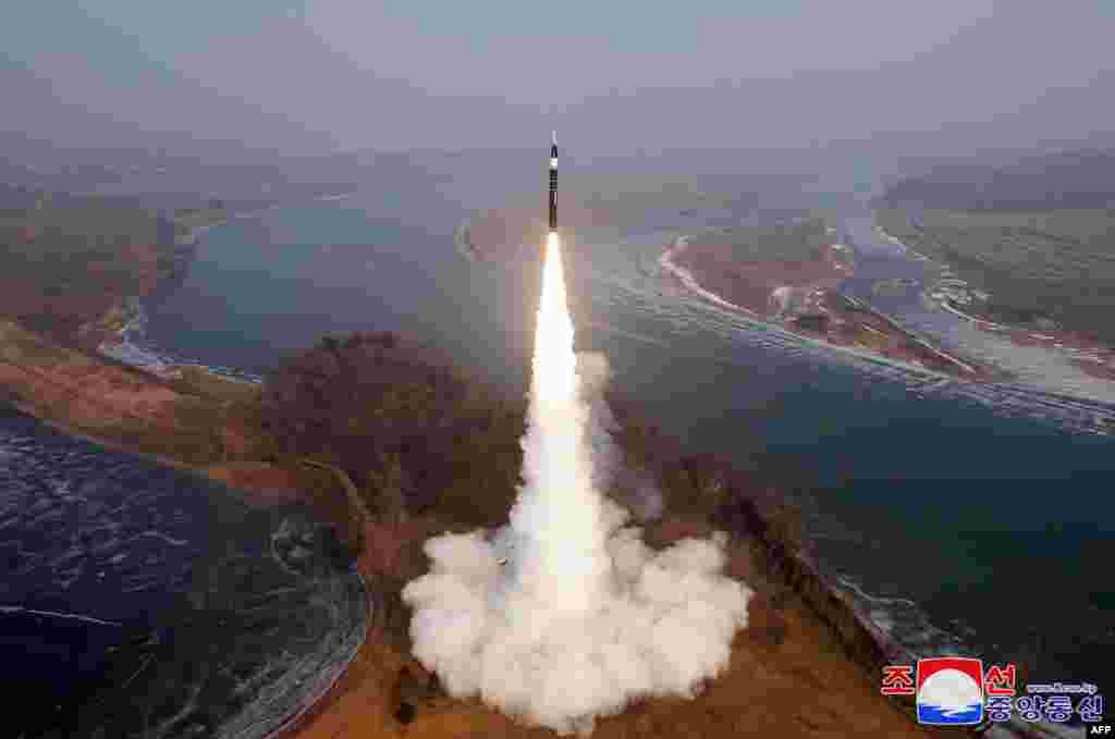 This picture taken on January 6, 2025 and released from North Korea&#39;s official Korean Central News Agency (KCNA) via KNS shows the launch of a hypersonic missile at an undisclosed location in North Korea.