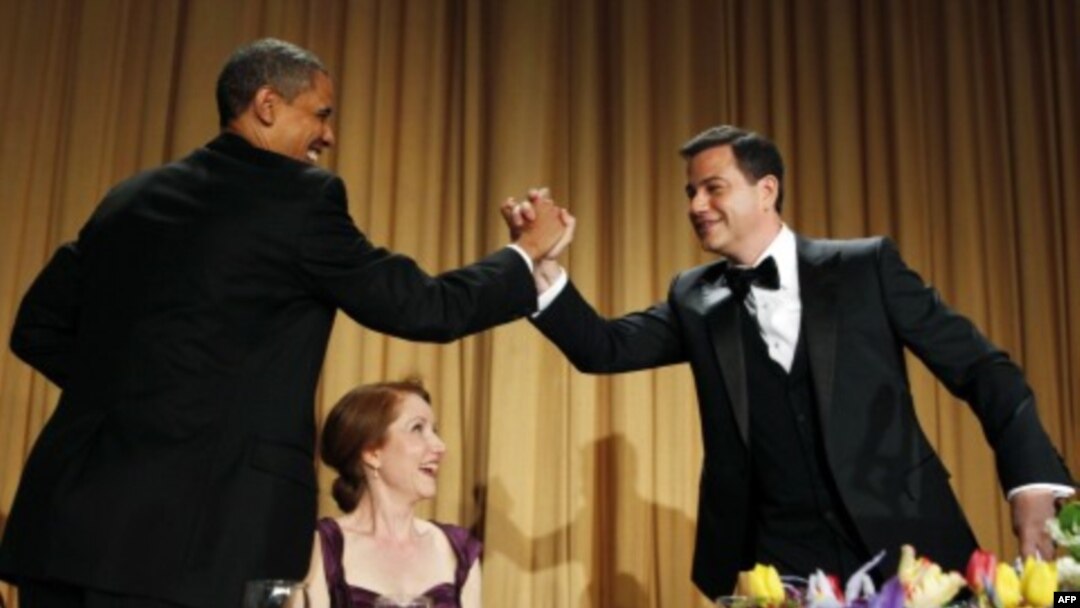Predsednik Barak Obama i komičar Džimi Kimel na sinoćnjoj redovnoj godišnjoj večeri u čast dopisnika iz Bele kuće, Vašington, 28. april, 2012.