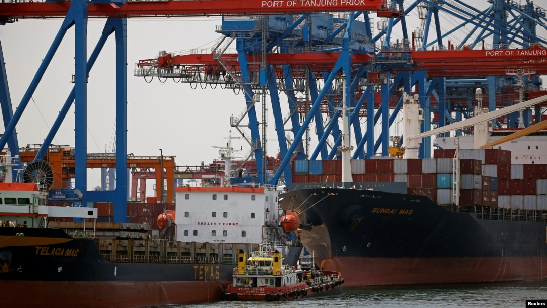 Pelabuhan tanjung priok, Jakarta, 11 Januari 2021. (REUTERS/Willy Kurniawan)