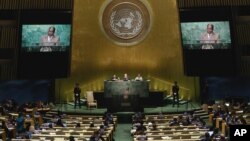 Zimbabwe's President Robert Mugabe addresses the 71st session of the United Nations General Assembly, at U.N. headquarters, Sept. 21, 2016. 
