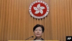 Kepala Eksekutif Hong Kong Carrie Lam memberikan keterangan kepada reporter dalam konferensi pers di Hong Kong, 20 Agustus 2019. 