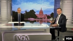 《按需杀戮》一书的作者、《大纪元时报》的高级编辑杨·杰基莱克(Jan Jekielek，中文名杨杰凯)在美国之音总部演播室接受美国之音中文部专访。(2026年2月16日)