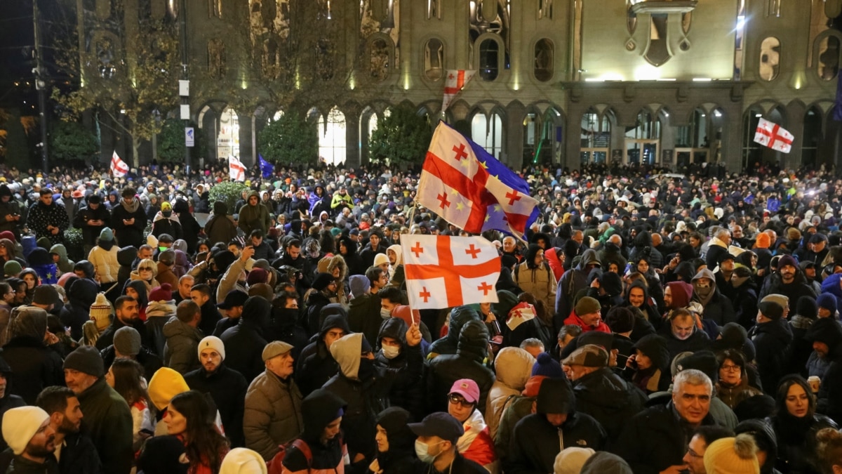 格鲁吉亚民众抗议政府暂停欧盟申请至2028年