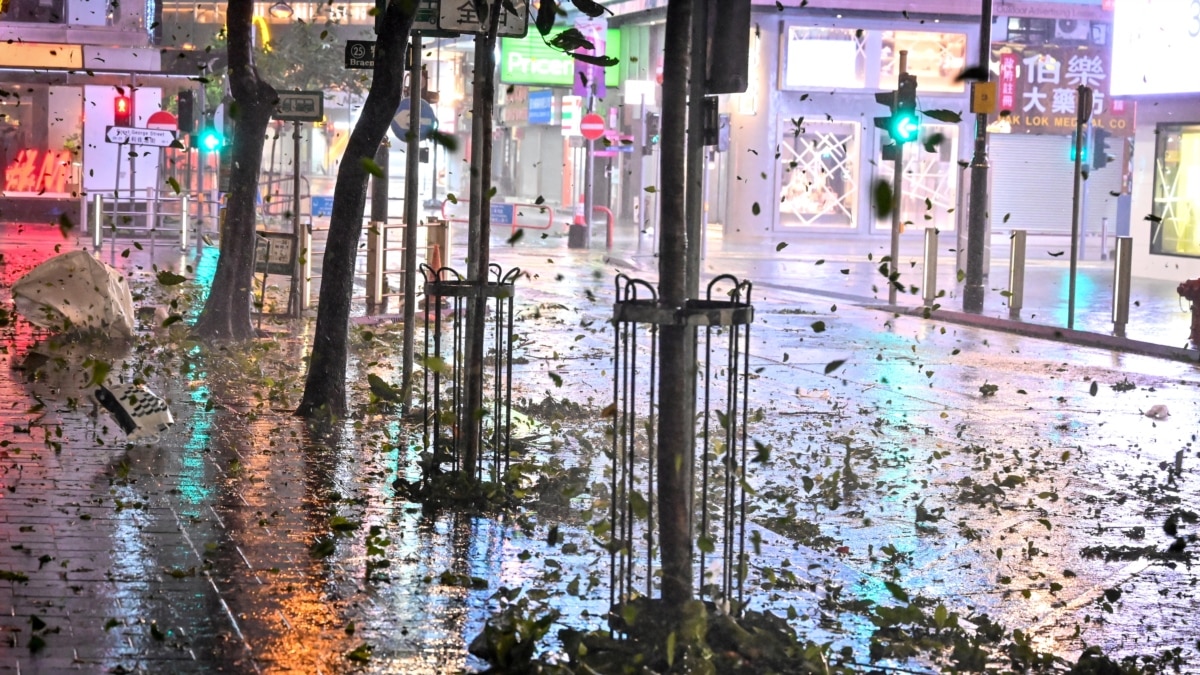 台风“苏拉”横扫香港澳门后登陆广东 持续影响当地