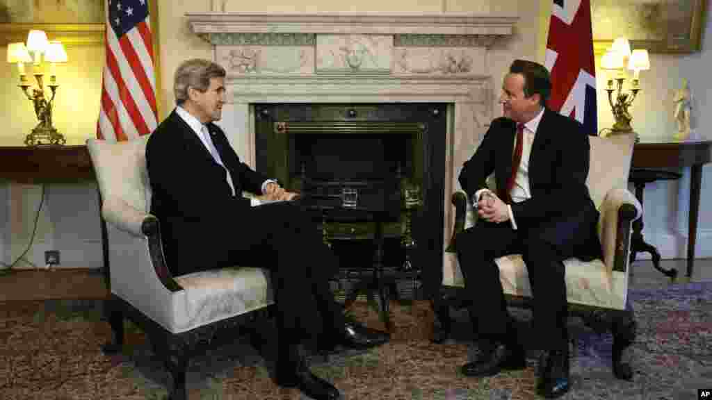 U.S. Secretary of State John Kerry meets with British Prime Minister David Cameron at 10 Downing Street in London, Feb. 25, 2013.