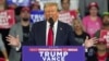 Calon presiden dari Partai Republik dan mantan Presiden AS Donald Trump berpidato selama kampanye di Reading, Pennsylvania, AS, 9 Oktober 2024. (Foto: Jeenah Moon/REUTERS)