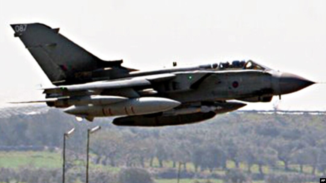 A British RAF Tornado jet takes off from Gioia del Colle air base, near Bari, southern Italy, March 24, 2011