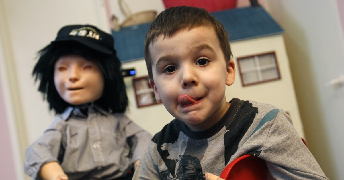 Robot Helps Autistic Children Learn Social Skills