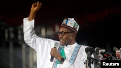 Dan takarar shugabancin kasa kuma tsohon shugaba Muhammadu Buhari kafin ya gabatar da kudurinsa a taron fidda gwani da APC tayi, Disamba 11, 2014.