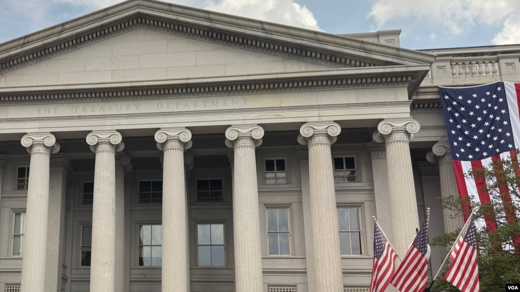 资料照片:位于白宫旁边的美国财政部。(2025年7月26日)